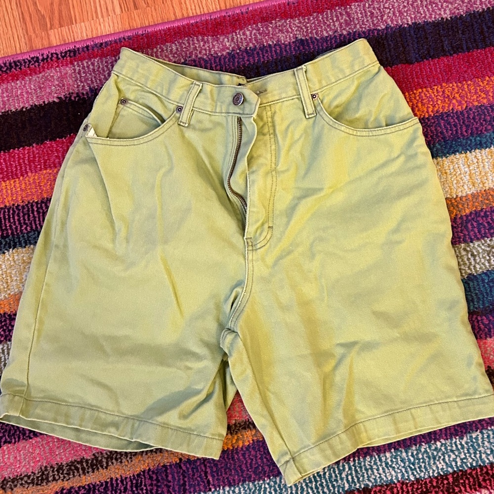 Vintage Green High-Waisted Gloria Vanderbilt Denim Shorts Size 10
